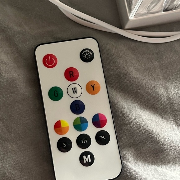 Colorful LED Northern Light Cube - Picture 4 of 4